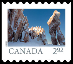 Qarlinngua Sea Arch - NU Canada Postage Stamp